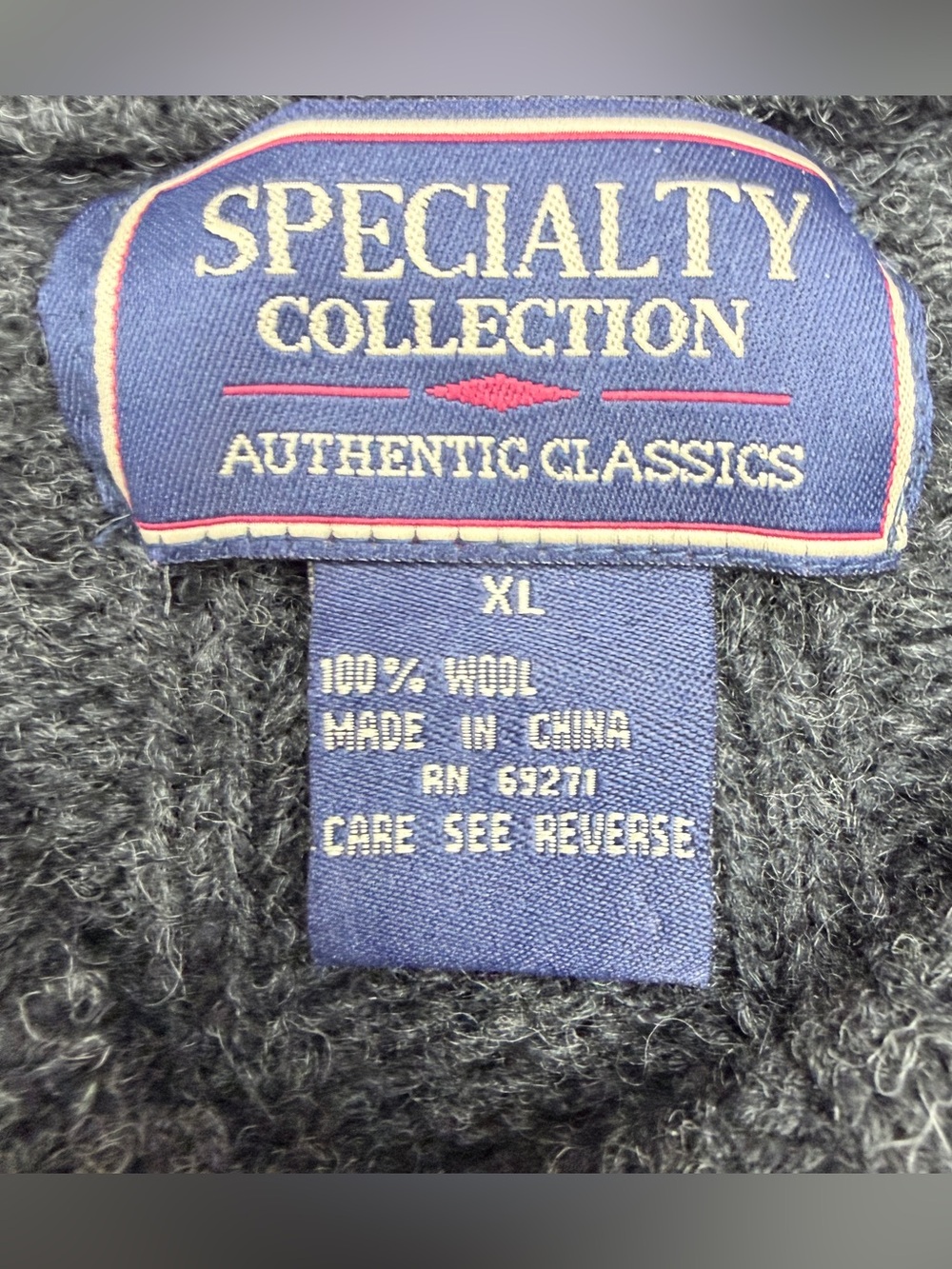 Men's Gray Cable 100% Wool Crewneck Sweater - Picture 7 of 8